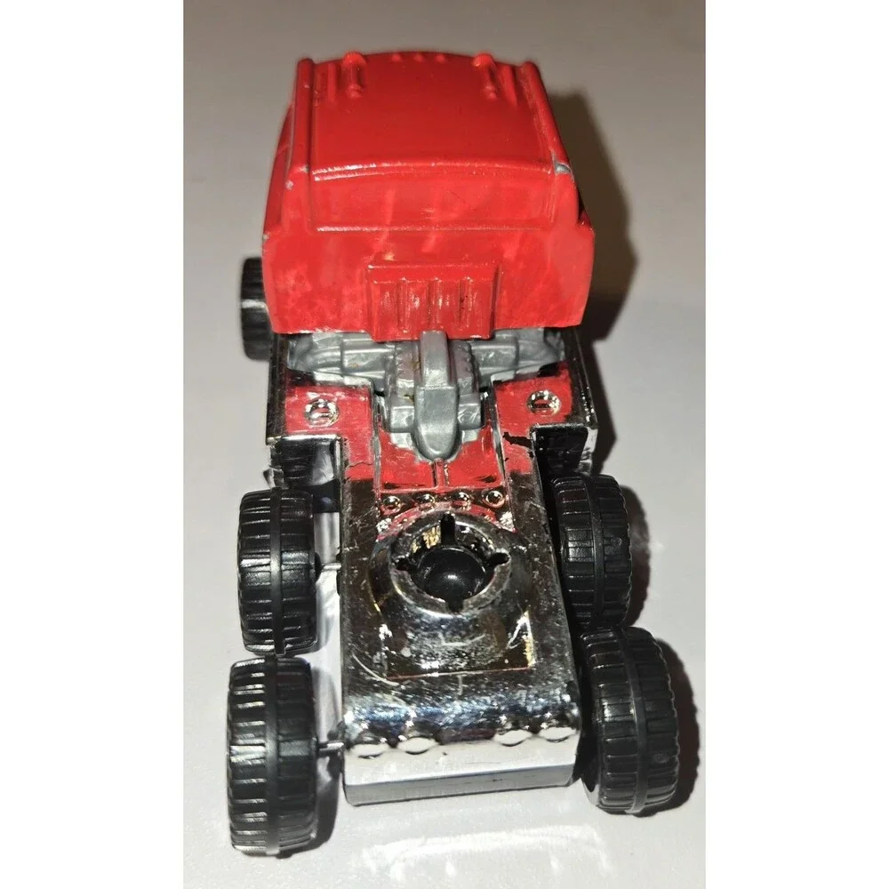 2013 Mattel HOT WHEELS Semi Mac Truck Rig Dog Cab Red